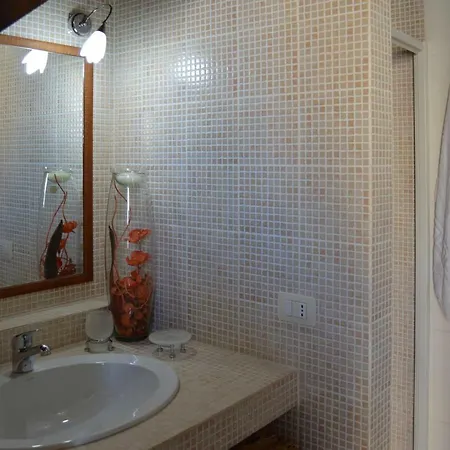 Nel Centro Di - Otranto Apartmán *